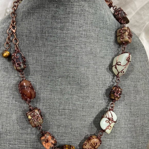 WIRE WRAPPED HEALING GEMSTONE USING 24 GAGE BRONZE WIRE. ADJUSTABLE CHAI… - Picture 4 of 7